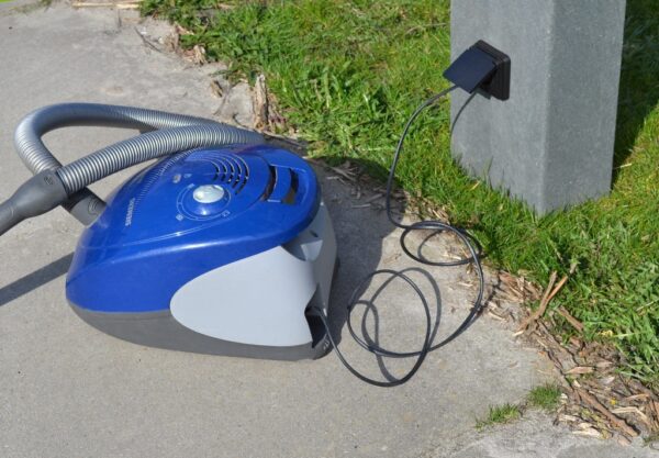 Kunststof montagepaal met wandcontactdoos 230V - Afbeelding 2